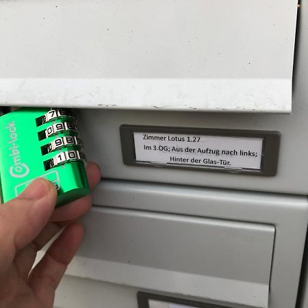 Sroom Stuttgart Flughafen Messe 라인펠덴에흐터딘겐 외부 사진